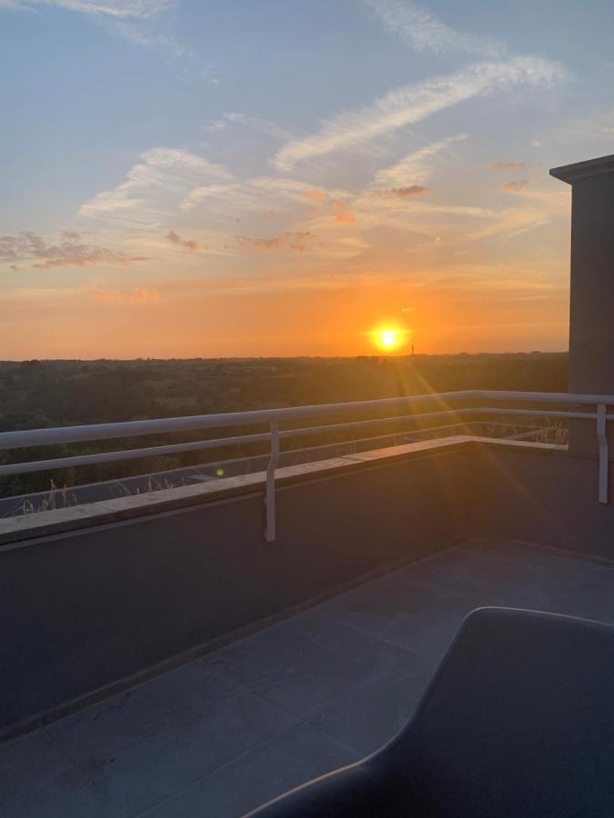 Penthouse Aureliana Attico Con Piscina A Appartement