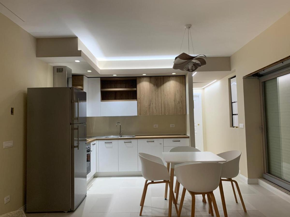 Penthouse Aureliana Attico Con Piscina A Appartement